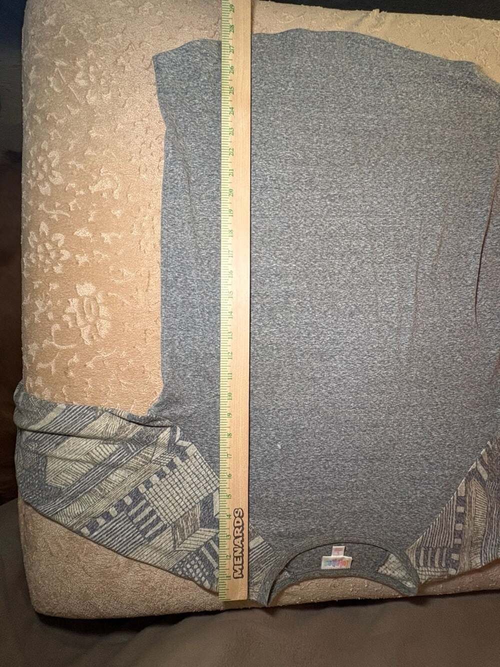 LuLaRoe Randy Baseball Tee Size S Gray Geometric Pattern - Picture 5 of 7
